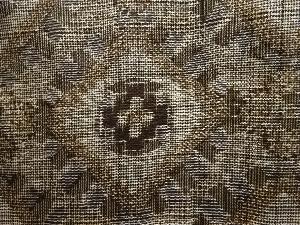 アンティーク　菱に抽象模様織り出し本場村山泥大島紬着物